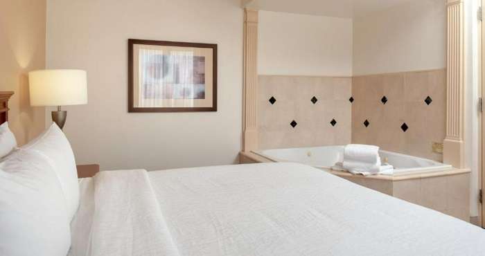 Suite with a whirlpool tub in Hilton Garden Inn Charlotte North Hotel, NC
